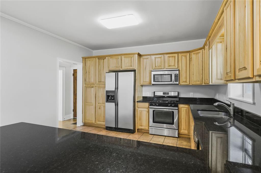 1084 Kirkwood Avenue, Atlanta, Georgia image 20