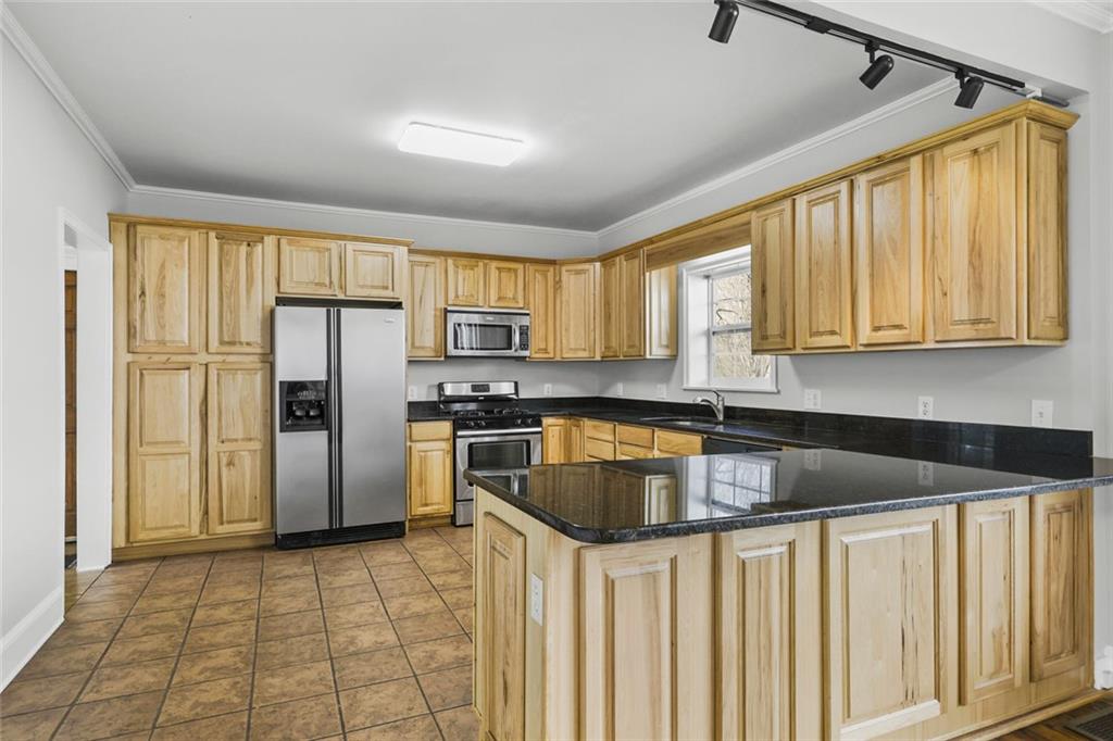 1084 Kirkwood Avenue, Atlanta, Georgia image 18