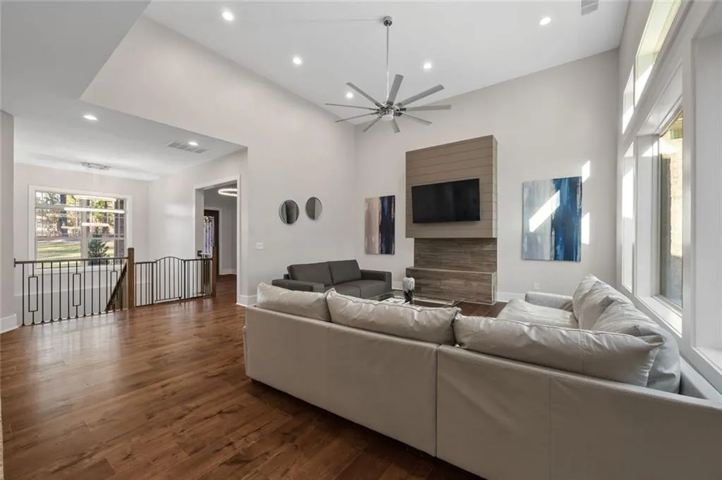 Fayetteville, Georgia 30214, United States, 5 Bedrooms Bedrooms, ,5 BathroomsBathrooms,Residential,Active,236387