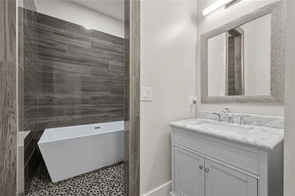 Fayetteville, Georgia 30214, United States, 5 Bedrooms Bedrooms, ,5 BathroomsBathrooms,Residential,Active,236387