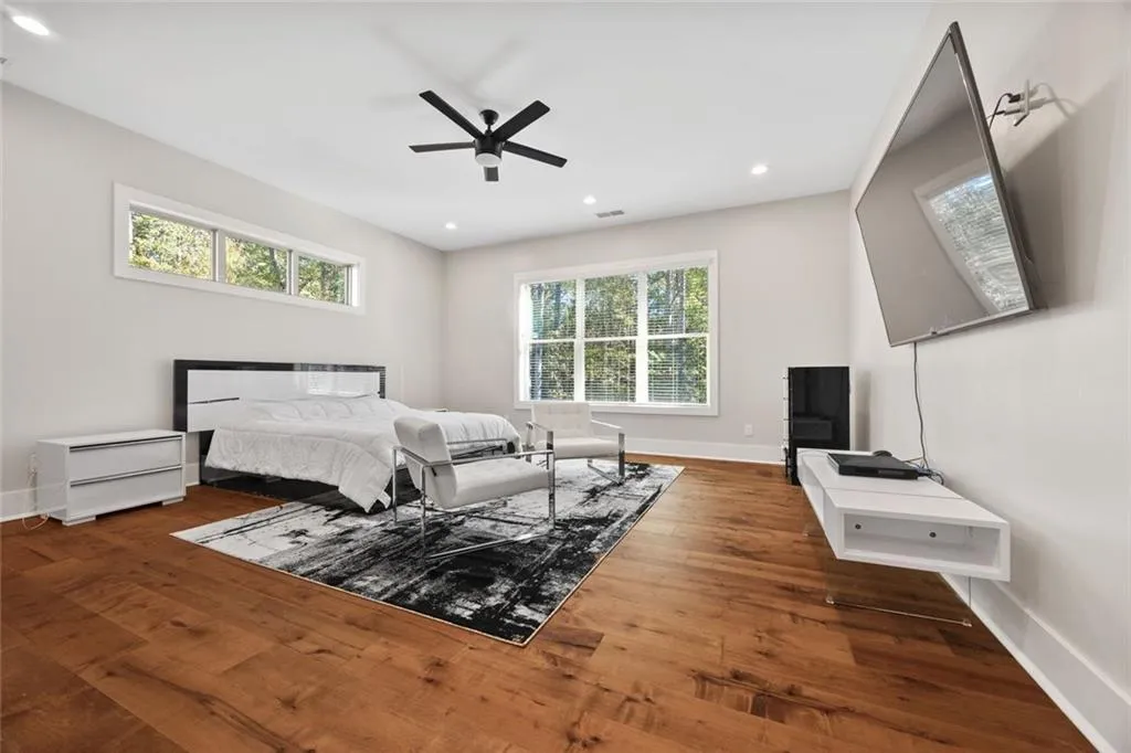 Fayetteville, Georgia 30214, United States, 5 Bedrooms Bedrooms, ,5 BathroomsBathrooms,Residential,Active,236387