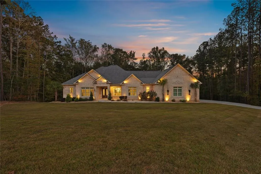 Fayetteville, Georgia 30214, United States, 5 Bedrooms Bedrooms, ,5 BathroomsBathrooms,Residential,Active,236387