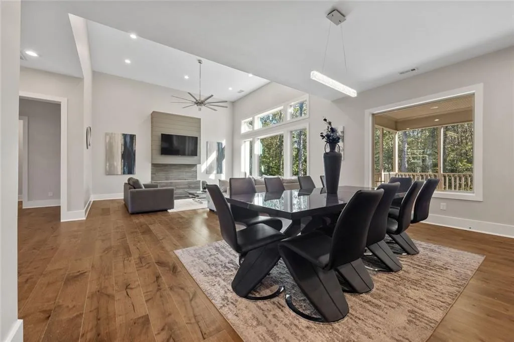 Fayetteville, Georgia 30214, United States, 5 Bedrooms Bedrooms, ,5 BathroomsBathrooms,Residential,Active,236387