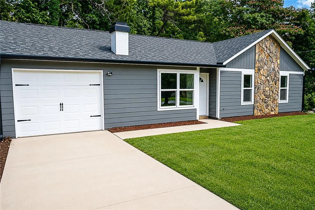 1818 Petite Lane