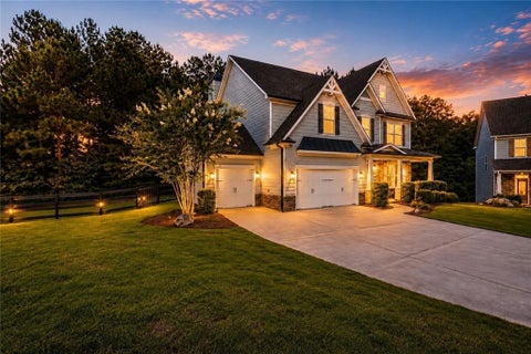 Homes For Sale - 99 White Magnolia Way<br/> Dallas, GA 30132