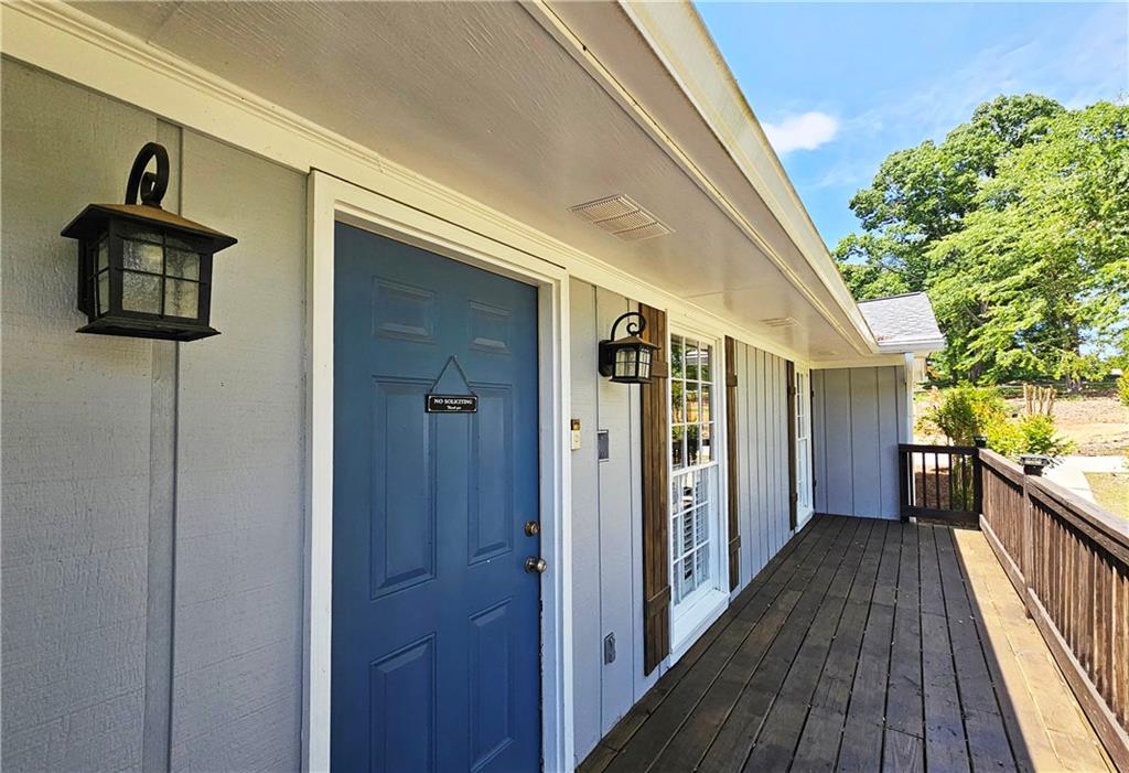 260 E Valley Drive