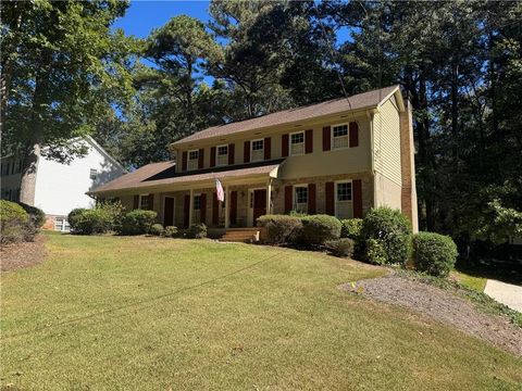 Photo of 1896 Olde Village Run, Dunwoody, GA 30338 (MLS # 7657313)