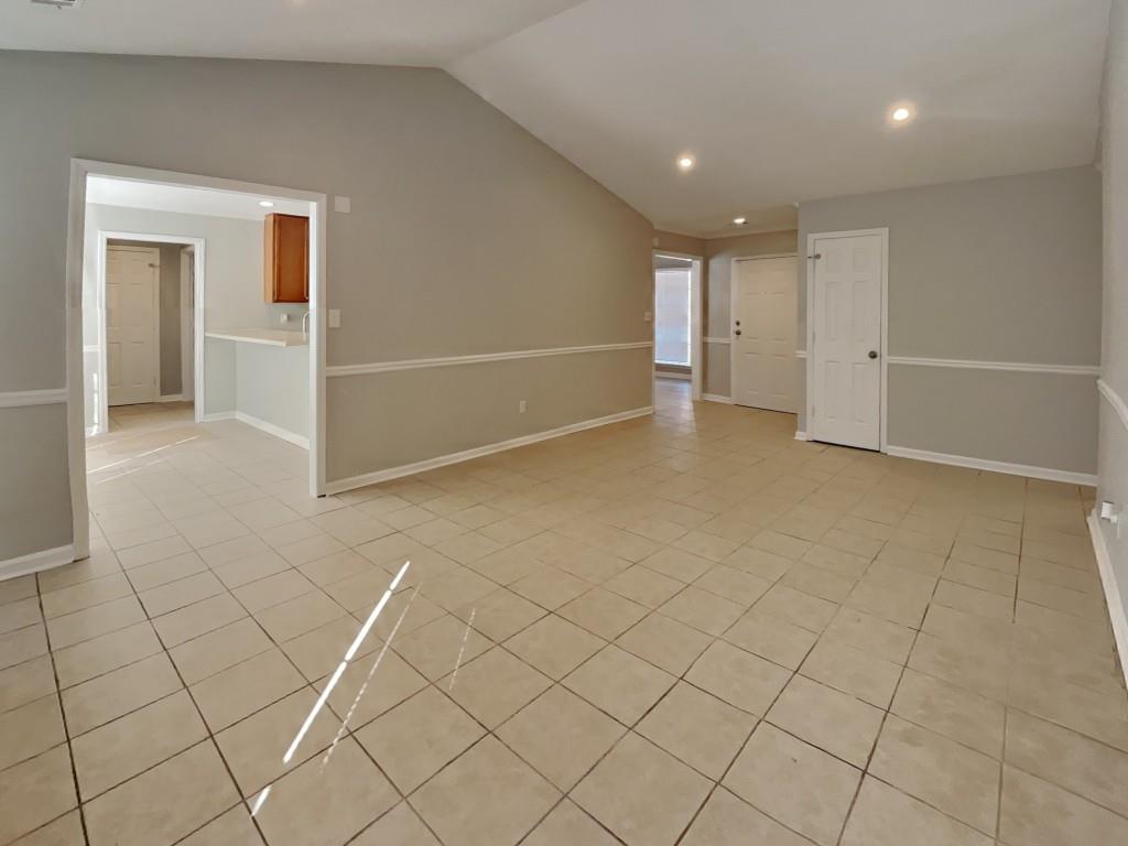 4465 Kent Road