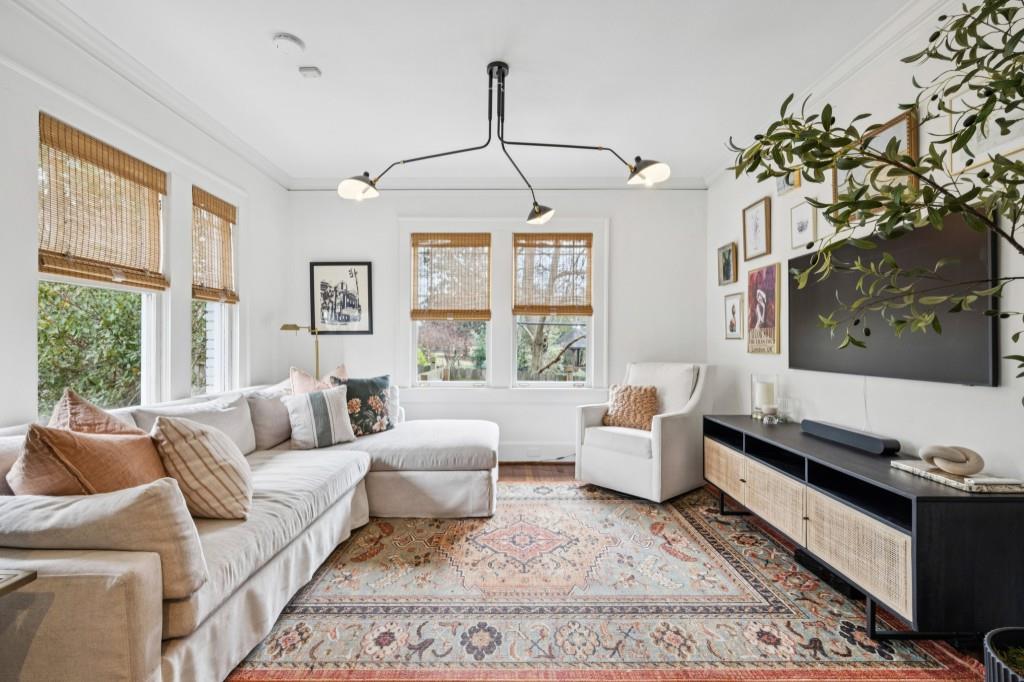 1229 Cameron Court NE