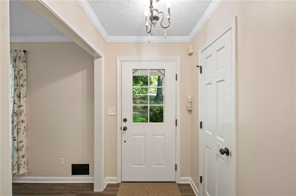 4628 Mountain Creek Drive, Roswell, Georgia image 4