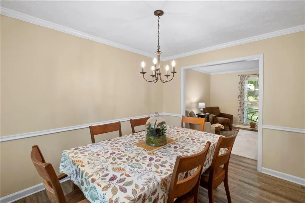 Roswell, Georgia 30075, United States, 4 Bedrooms Bedrooms, ,3 BathroomsBathrooms,Residential,Active,114934