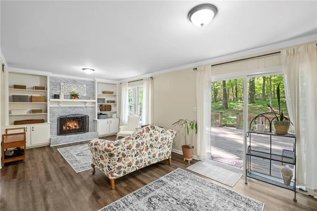 Roswell, Georgia 30075, United States, 4 Bedrooms Bedrooms, ,3 BathroomsBathrooms,Residential,Active,114934