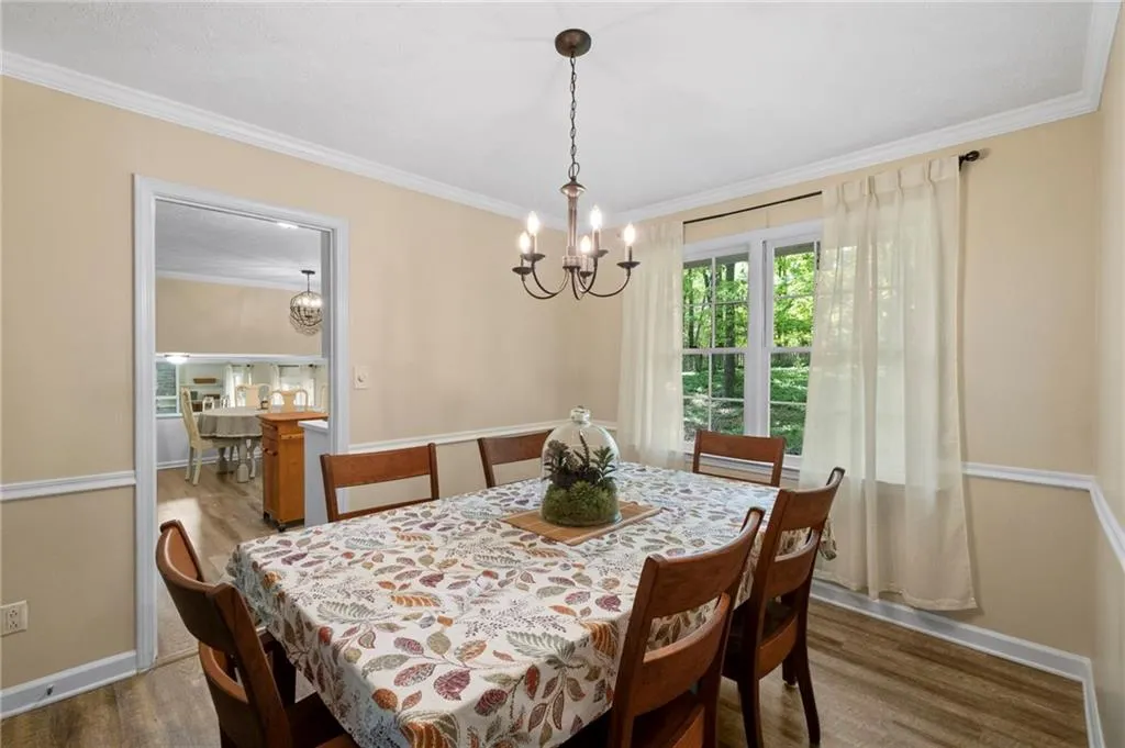 Roswell, Georgia 30075, United States, 4 Bedrooms Bedrooms, ,3 BathroomsBathrooms,Residential,Active,114934