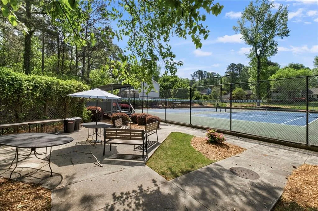 Roswell, Georgia 30075, United States, 4 Bedrooms Bedrooms, ,3 BathroomsBathrooms,Residential,Active,114934