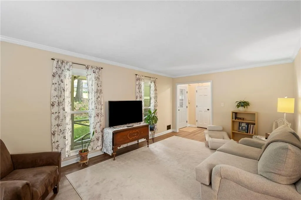 Roswell, Georgia 30075, United States, 4 Bedrooms Bedrooms, ,3 BathroomsBathrooms,Residential,Active,114934