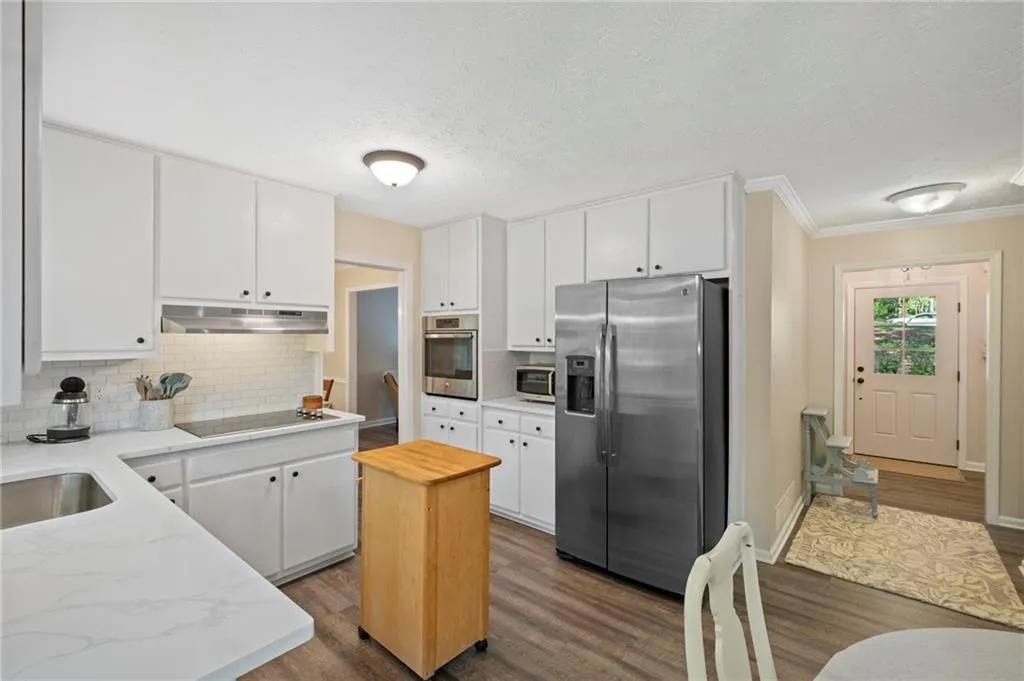 Roswell, Georgia 30075, United States, 4 Bedrooms Bedrooms, ,3 BathroomsBathrooms,Residential,Active,114934