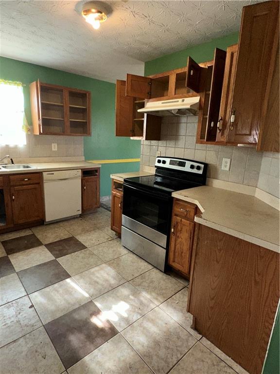 658 Carlton Pointe Drive