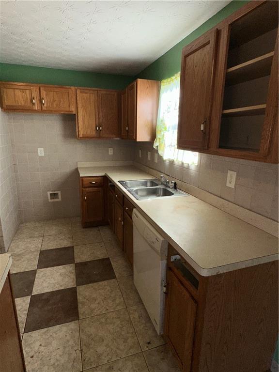 658 Carlton Pointe Drive