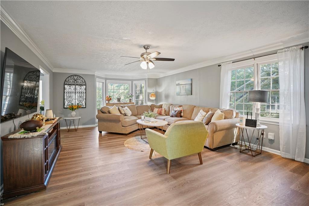4880 Racquet Court