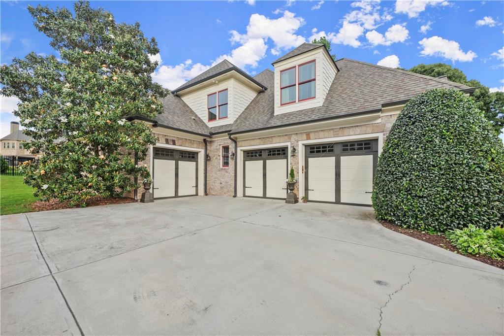 4729 Deer Creek Court, Flowery Branch, Georgia image 3