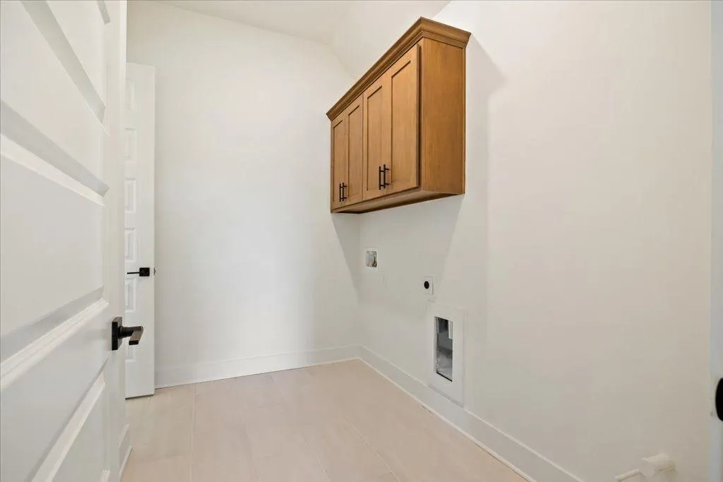 Cumming, Georgia 30028, United States, 4 Bedrooms Bedrooms, ,4 BathroomsBathrooms,Residential,Active,115803