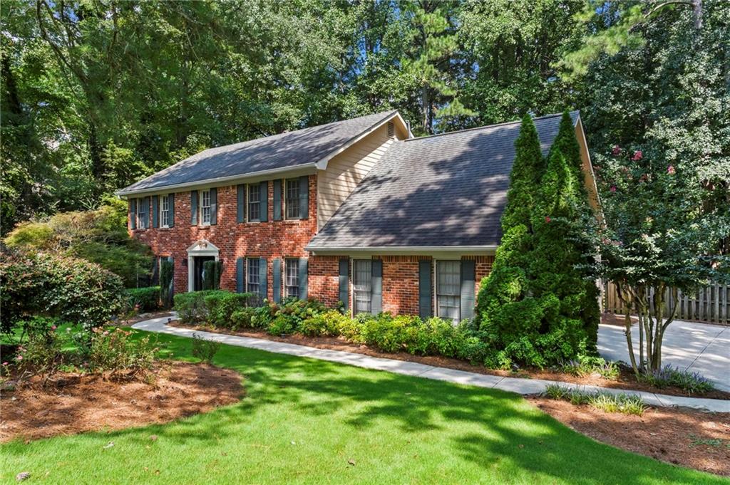 2720 Country Lane