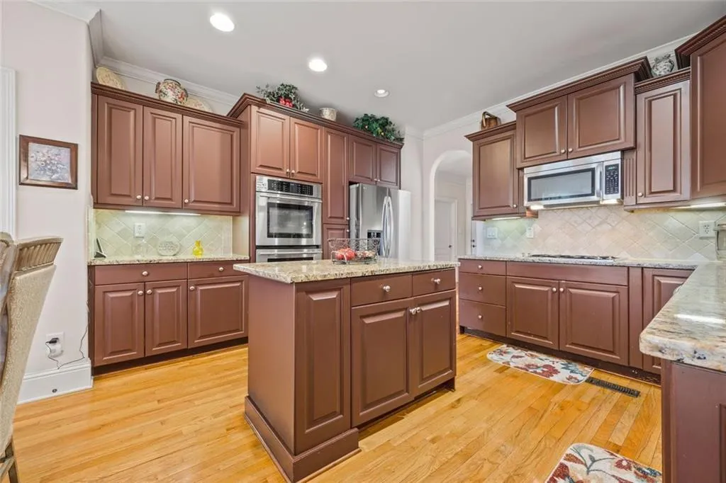 McDonough, Georgia 30253, United States, 7 Bedrooms Bedrooms, ,5 BathroomsBathrooms,Residential,Active,252001