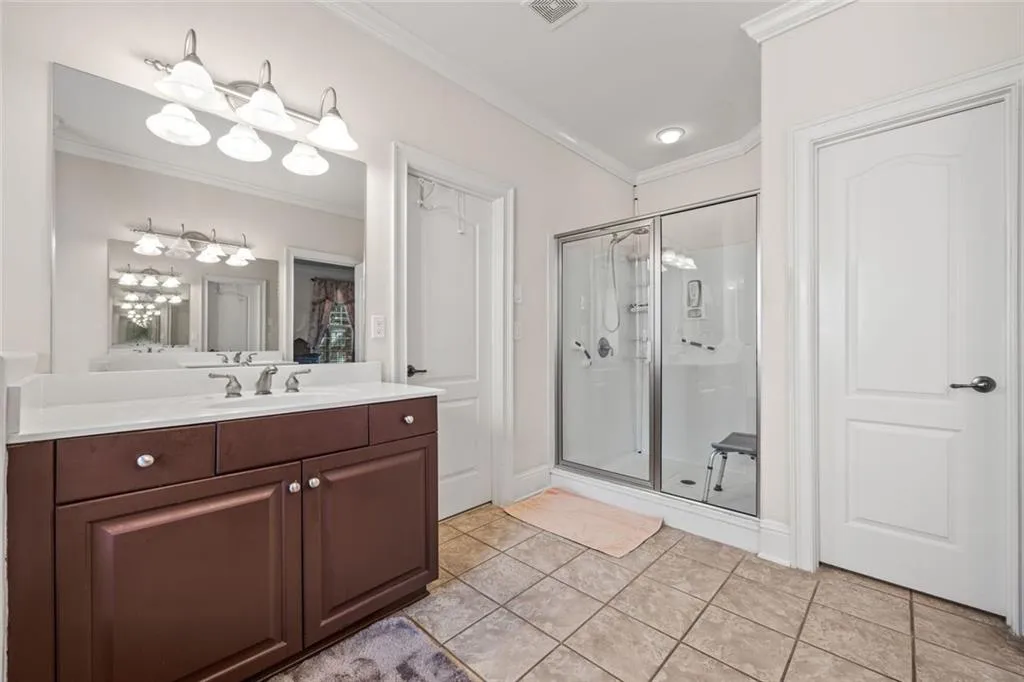 McDonough, Georgia 30253, United States, 7 Bedrooms Bedrooms, ,5 BathroomsBathrooms,Residential,Active,252001