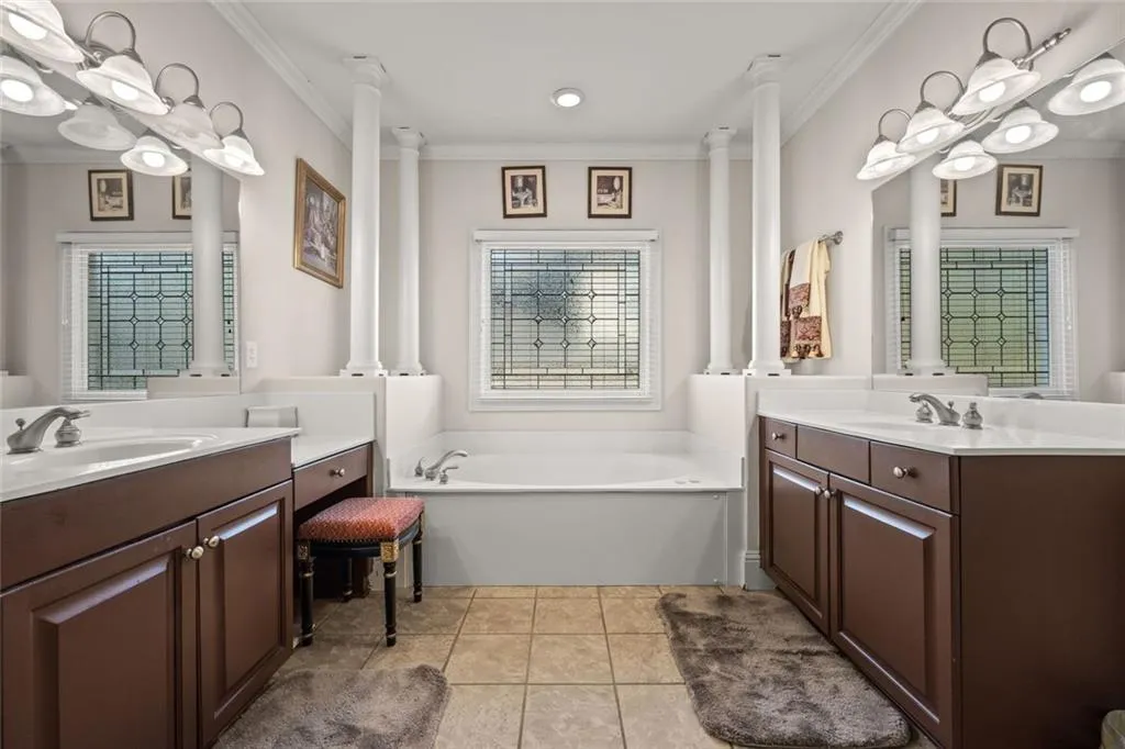 McDonough, Georgia 30253, United States, 7 Bedrooms Bedrooms, ,5 BathroomsBathrooms,Residential,Active,252001