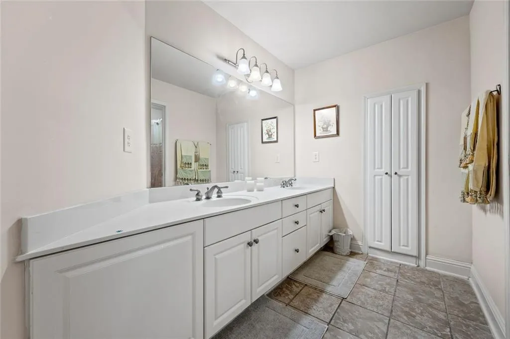 McDonough, Georgia 30253, United States, 7 Bedrooms Bedrooms, ,5 BathroomsBathrooms,Residential,Active,252001