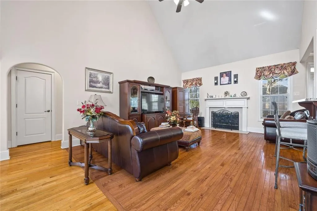 McDonough, Georgia 30253, United States, 7 Bedrooms Bedrooms, ,5 BathroomsBathrooms,Residential,Active,252001