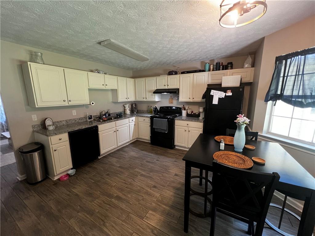 7235 Hummingbird Lane