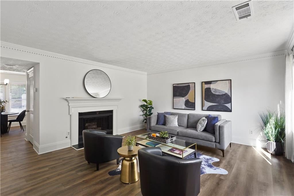 6097 Queen Anne Court