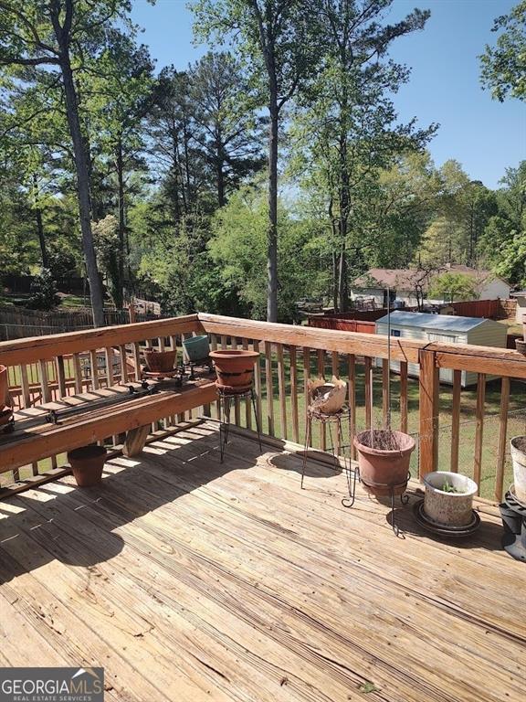 182 Iris Court