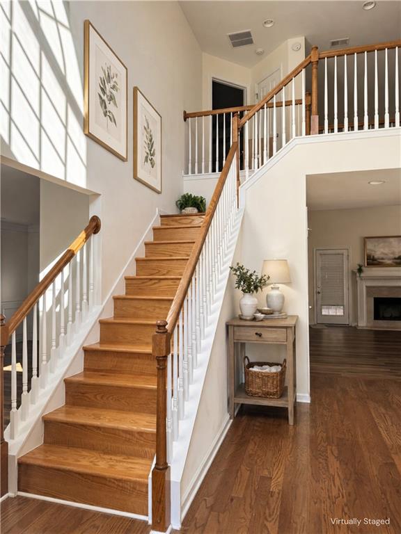 910 Park Knoll Court