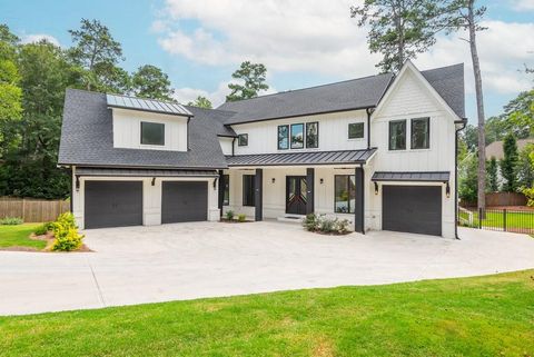 Photo of 4056 Ashford Dunwoody Road NE, Brookhaven, GA 30319 (MLS # 7729245)