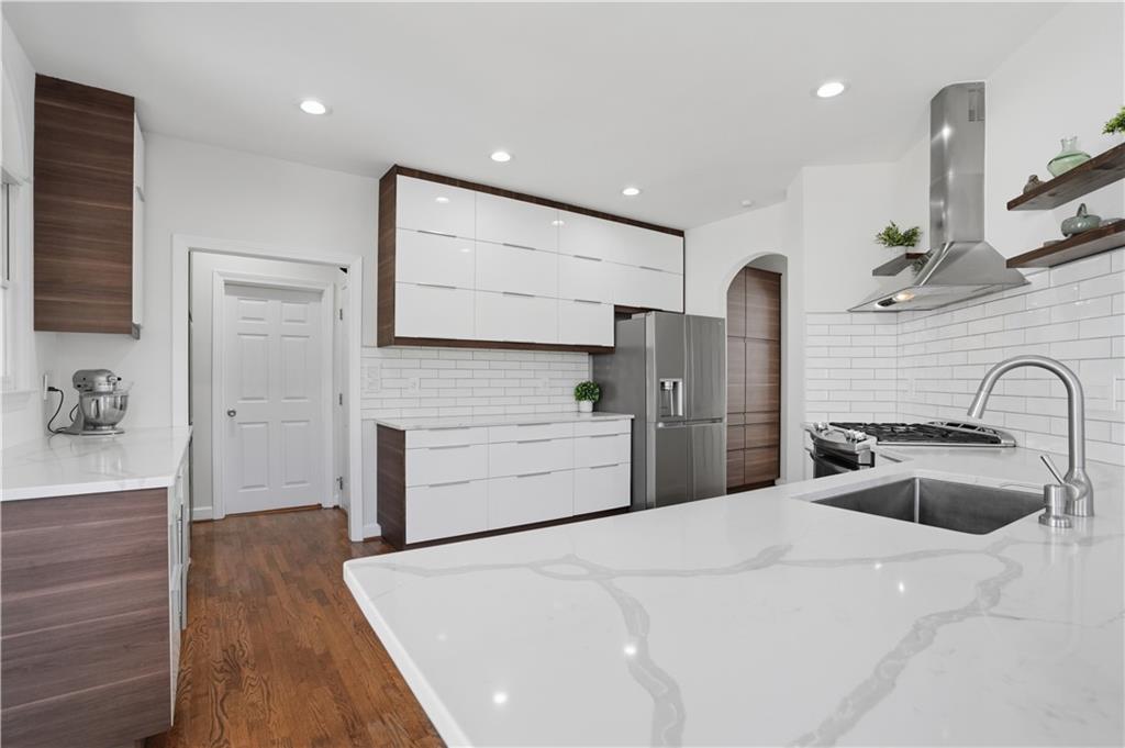 12350 Broadleaf Lane