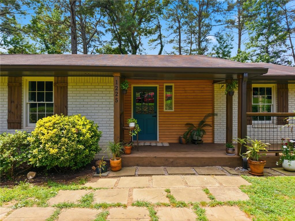 1225 Dewberry Lane