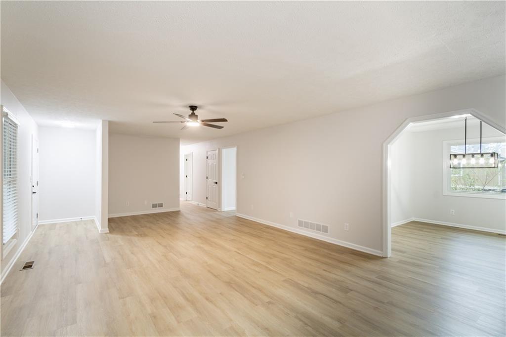 2381 Lakeside Place SW