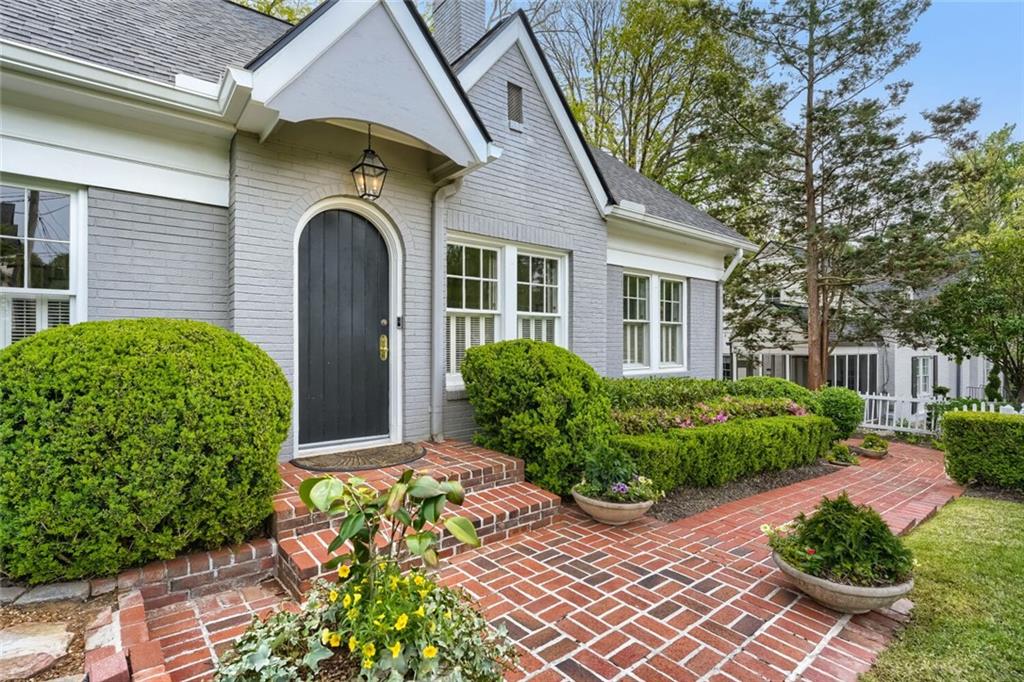 3929 N Stratford Road NE