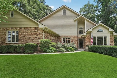 2011 Sturbridge Lane Buford GA 30519