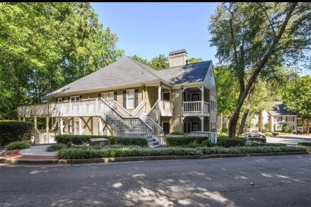 102 Bainbridge Drive