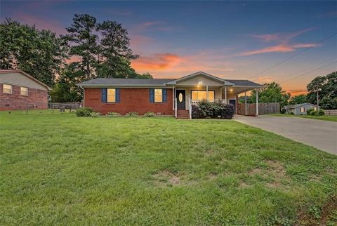 Homes For Sale - 202 Plantation Avenue<br/> Cedartown, GA 30125