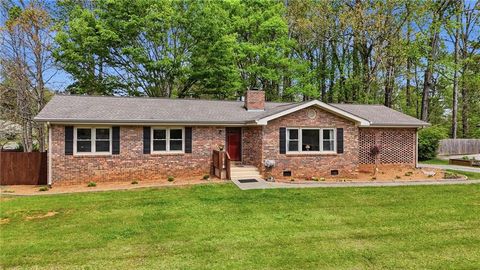 Homes For Sale - 201 Dillard Drive<br/> Kennesaw, GA 30144