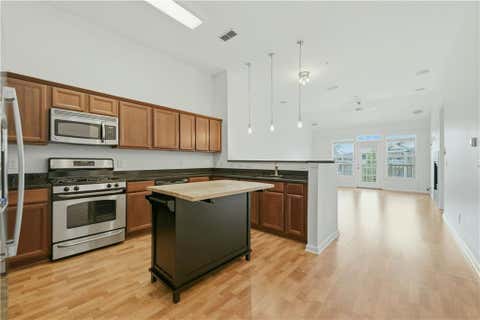 Townhouse For Rent - 4805 W Village Way #1000<br/> Smyrna, GA 30080