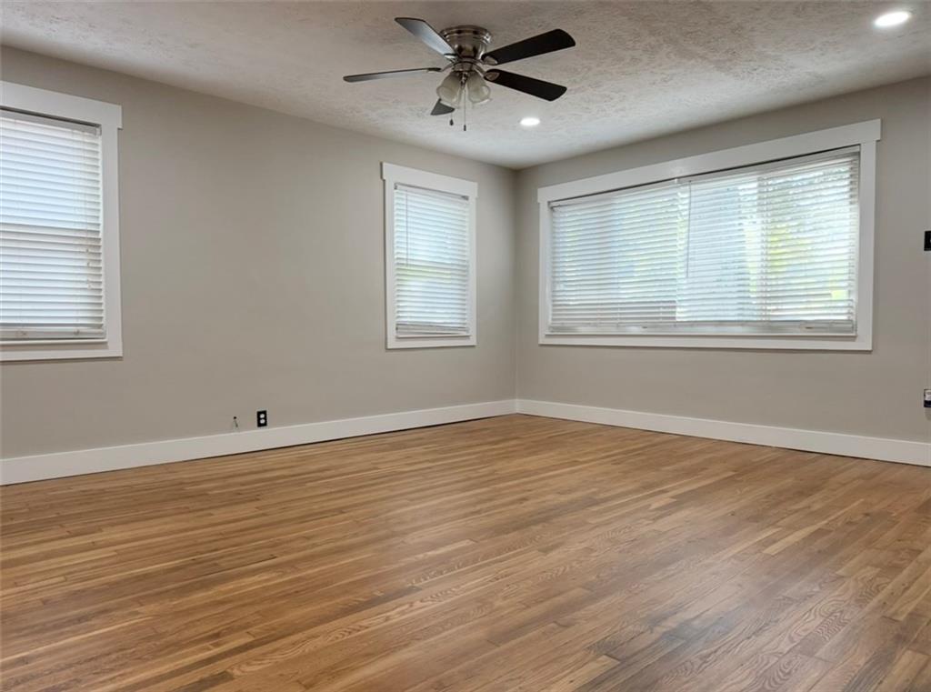 1179 Lynmoor Drive NE