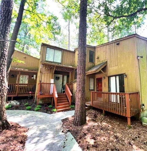 Townhouse For Sale - 5806 Par Four Court<br/> Lithonia, GA 30038