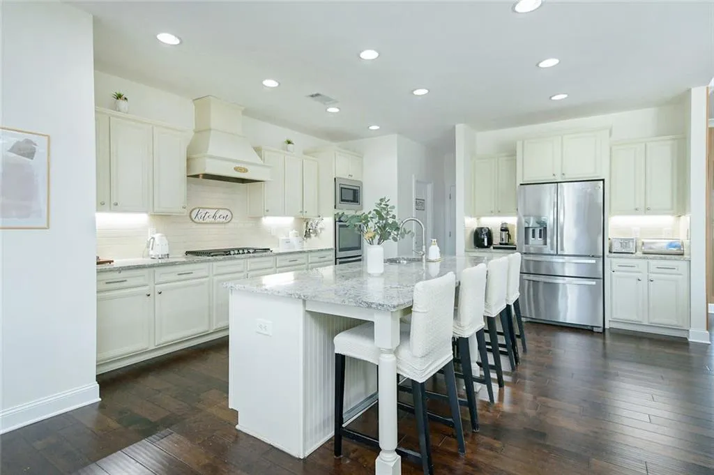 Alpharetta, Georgia 30004, United States, 5 Bedrooms Bedrooms, ,5 BathroomsBathrooms,Residential,Active,117567