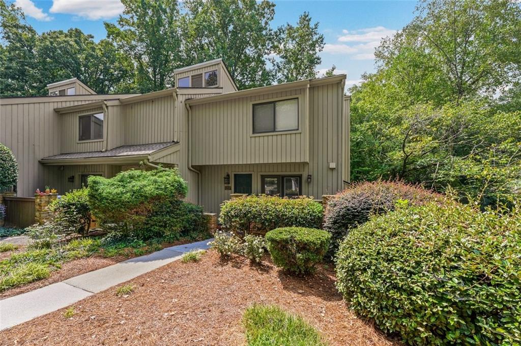 1237 Druid Knoll Dr NE