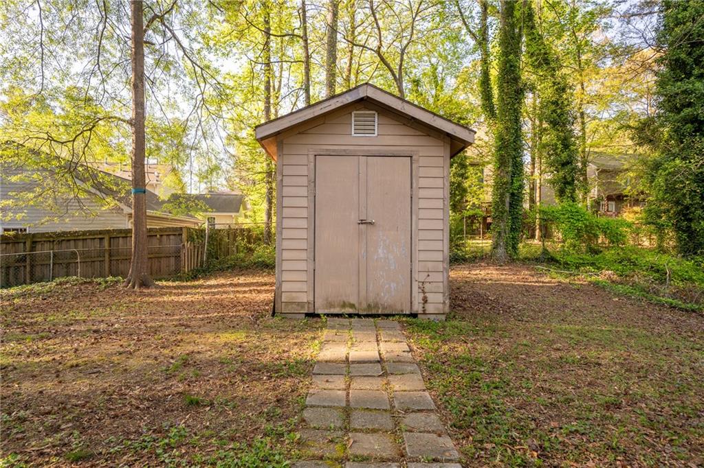 5030 Sumit Wood Drive, Kennesaw, Georgia image 27